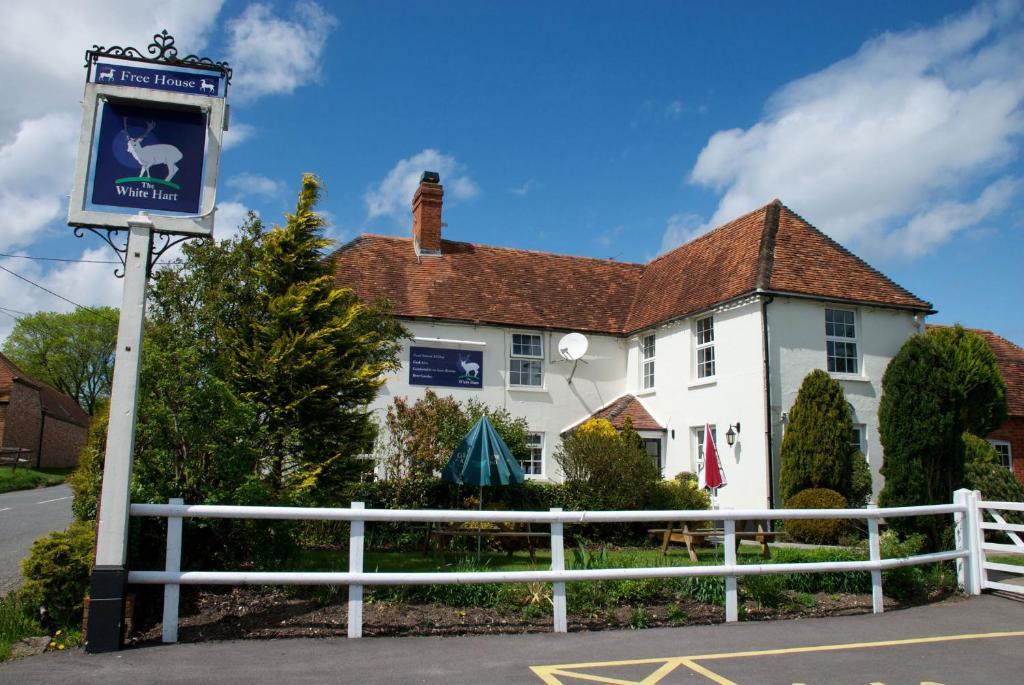 The White Hart Inn Newbury  Buitenkant foto